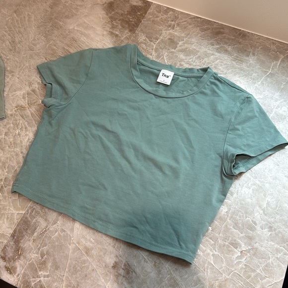 Crop top bundle - Picture 3 of 6